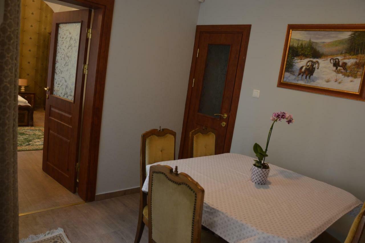 My-Lord Luxapartman Eger Exterior photo