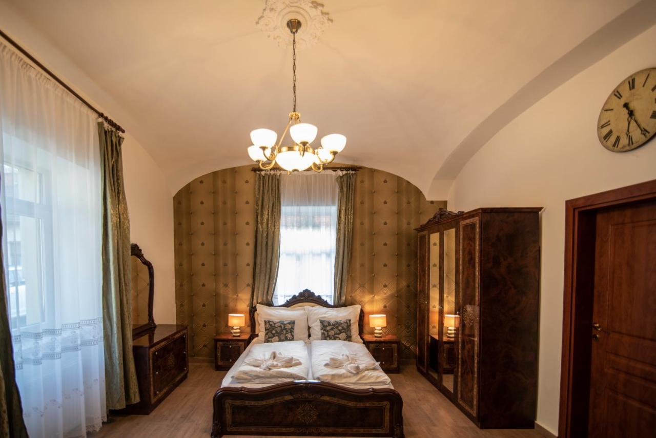My-Lord Luxapartman Eger Exterior photo